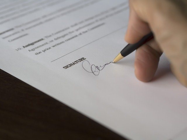 podpis smlouvy.jpg